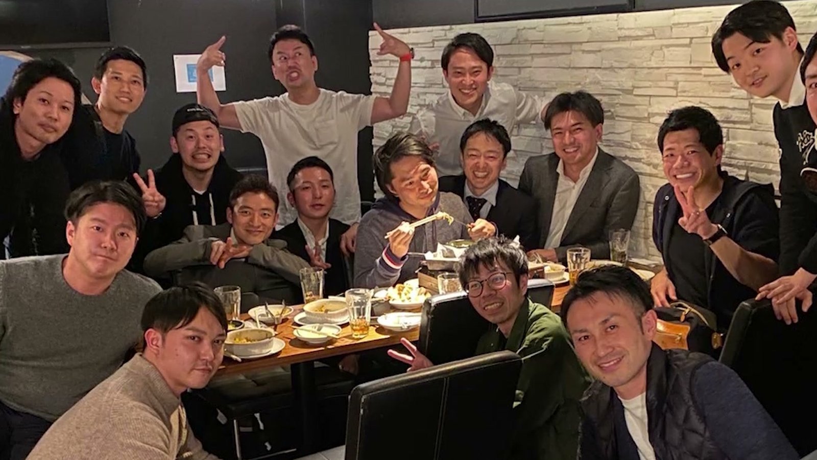 総会での参加者の交流の様子